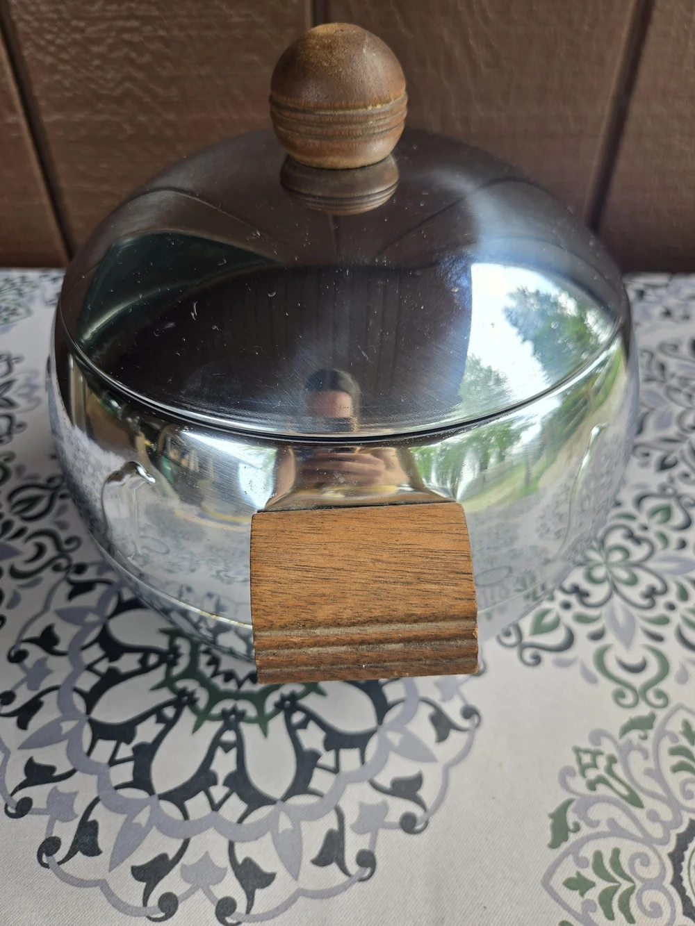 Penguin Motif On A Vintage Silver-Tone Hot Or Cold Bucket Server W/ Wood Handles